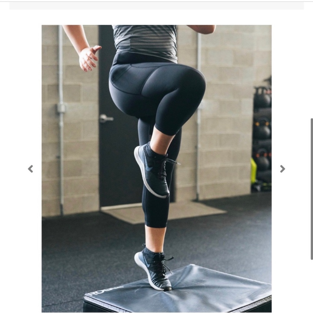 Zyia light n tight Capri leggings